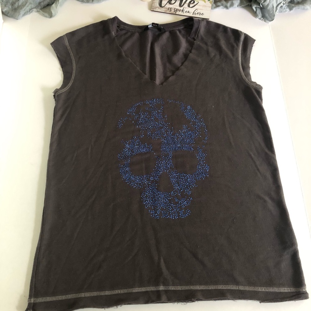 Rock & Republic sleeveless crystal skull top